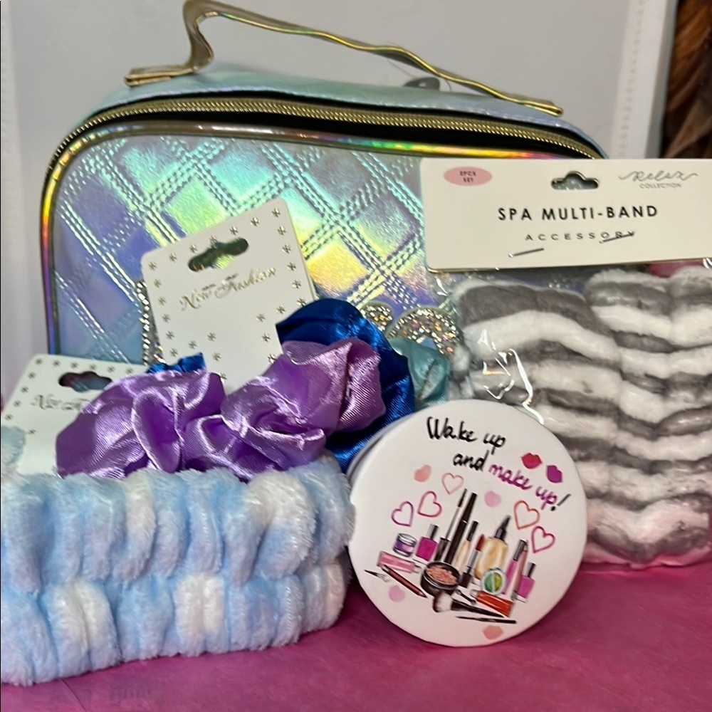 Silver and Red Quilted Cosmetic Bag with Accessories - Picture 5 of 5